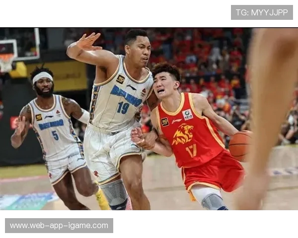 2015年CBA季后赛精彩对决吉林队与广东队的巅峰对决回顾